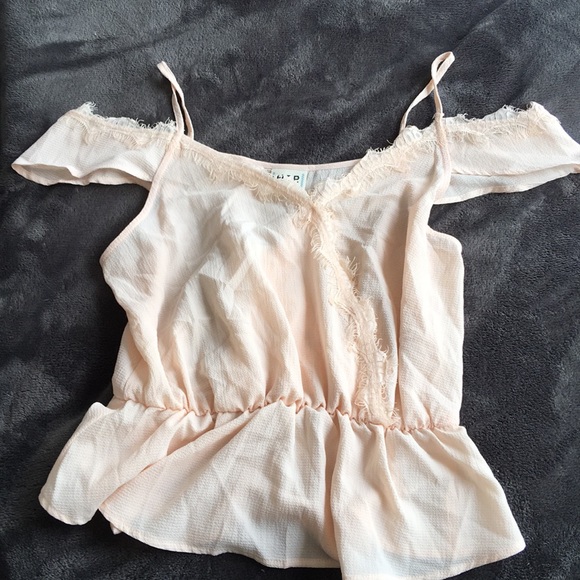 HIP Lace Top - Picture 1 of 6